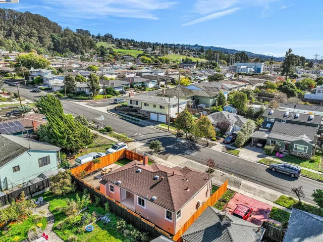 $885,000 | 7007 Manila Avenue, El Cerrito, CA 94530