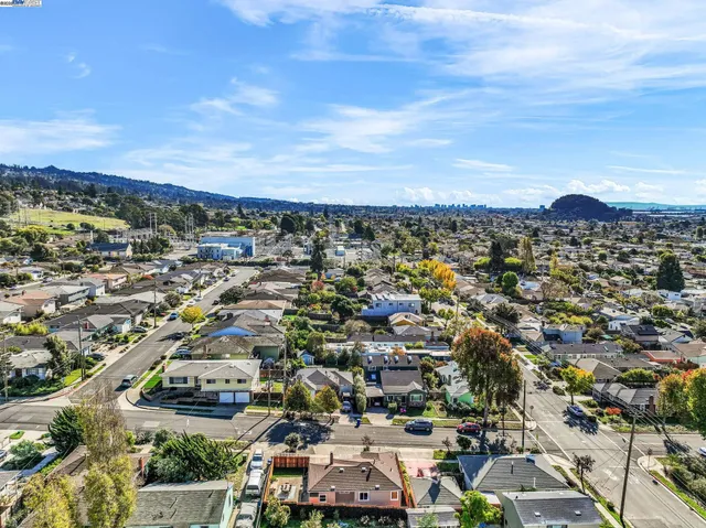 $885,000 | 7007 Manila Avenue, El Cerrito, CA 94530