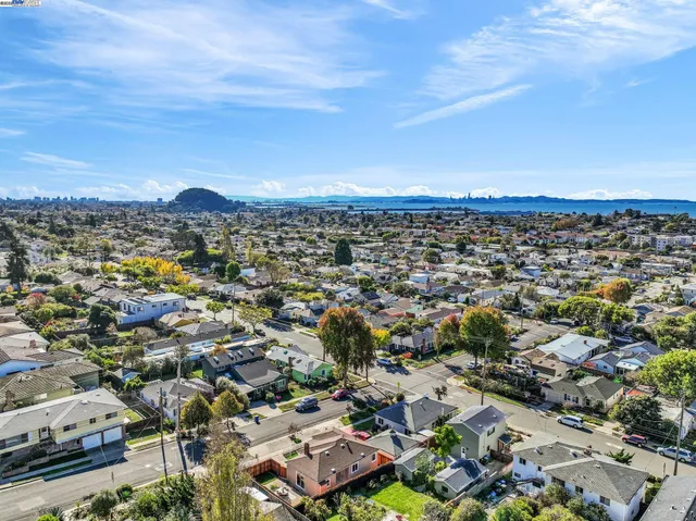 $885,000 | 7007 Manila Avenue, El Cerrito, CA 94530