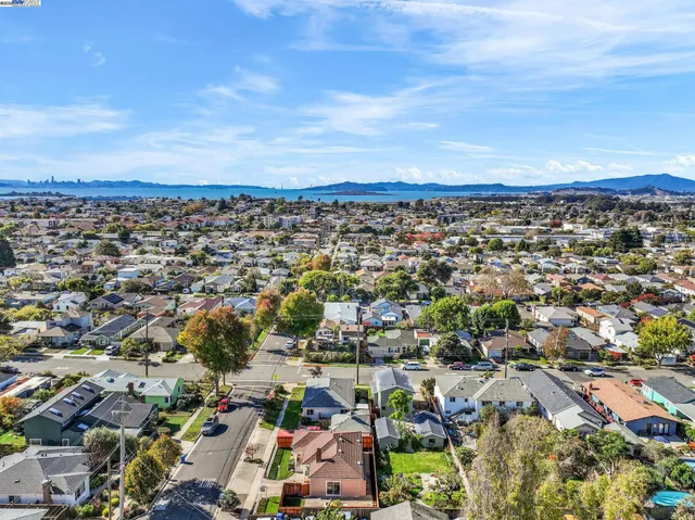 $885,000 | 7007 Manila Avenue, El Cerrito, CA 94530
