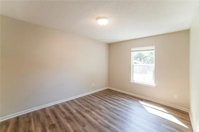 $2,215 | 1108 Park Drive, Greenwood, MO 64034