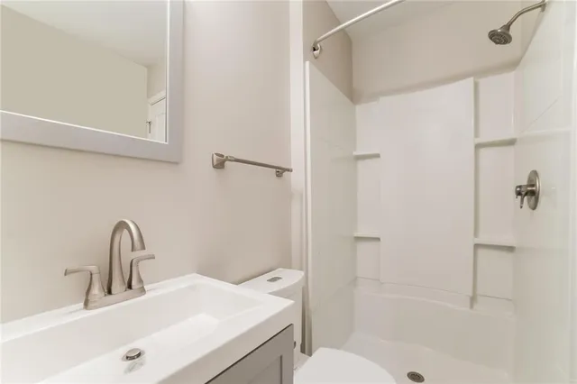 $2,215 | 1108 Park Drive, Greenwood, MO 64034