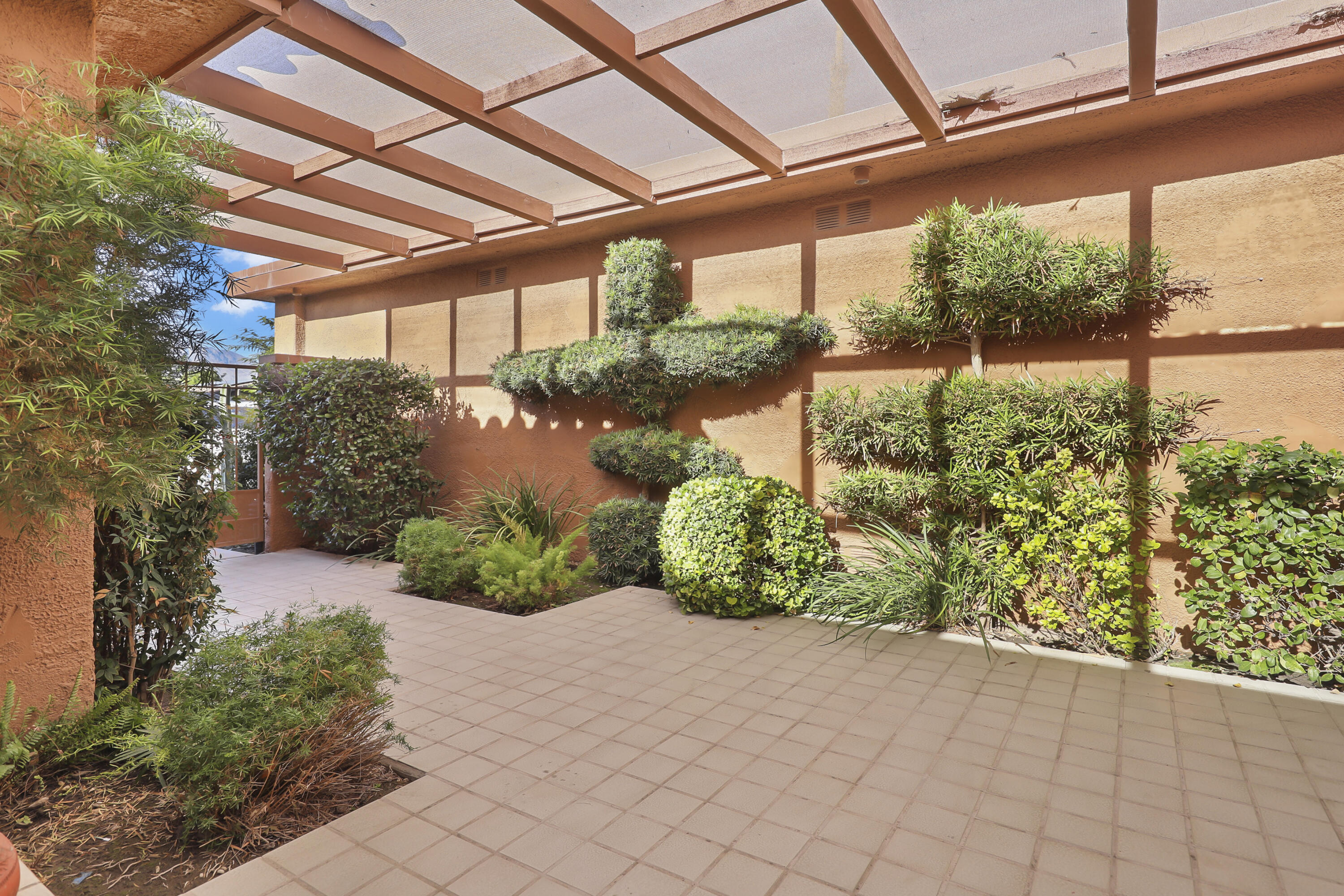 16 Haig Drive Rancho Mirage, CA 92270 - Photo 21 of 35 COVERED COURTYARD