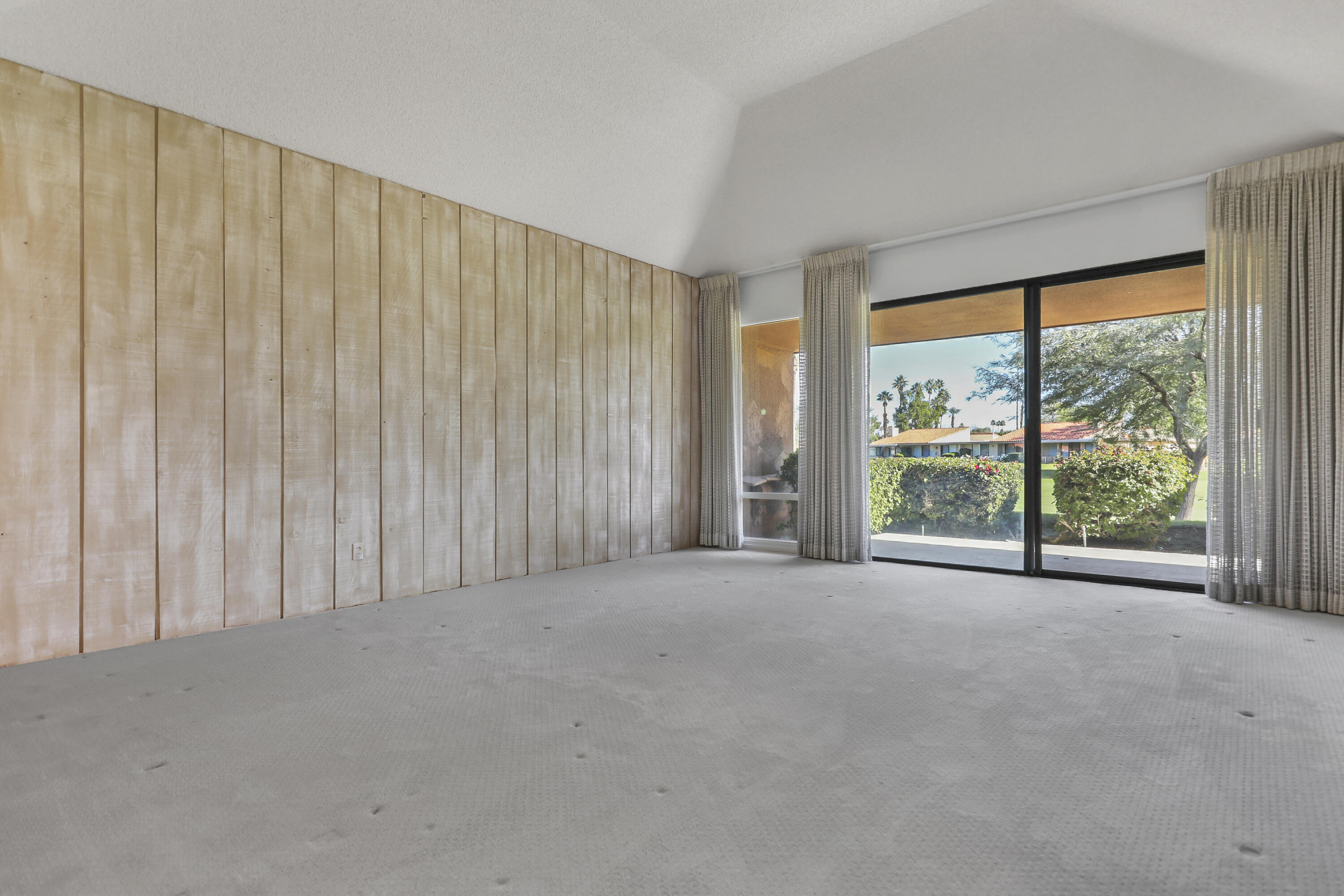 16 Haig Drive Rancho Mirage, CA 92270 - Photo 4 of 35 LIVING AREA