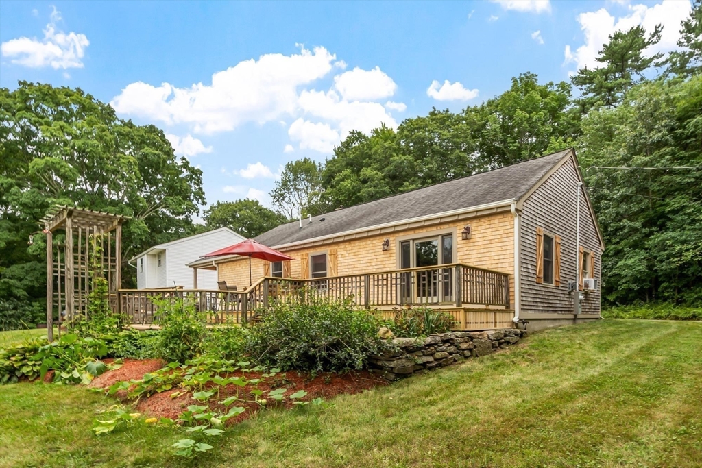 16-18 Curboy Road Sturbridge, MA 01566 - Photo 5 of 33 Gallery Image 5