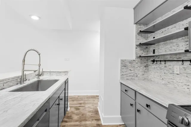 a close view of sink and tap