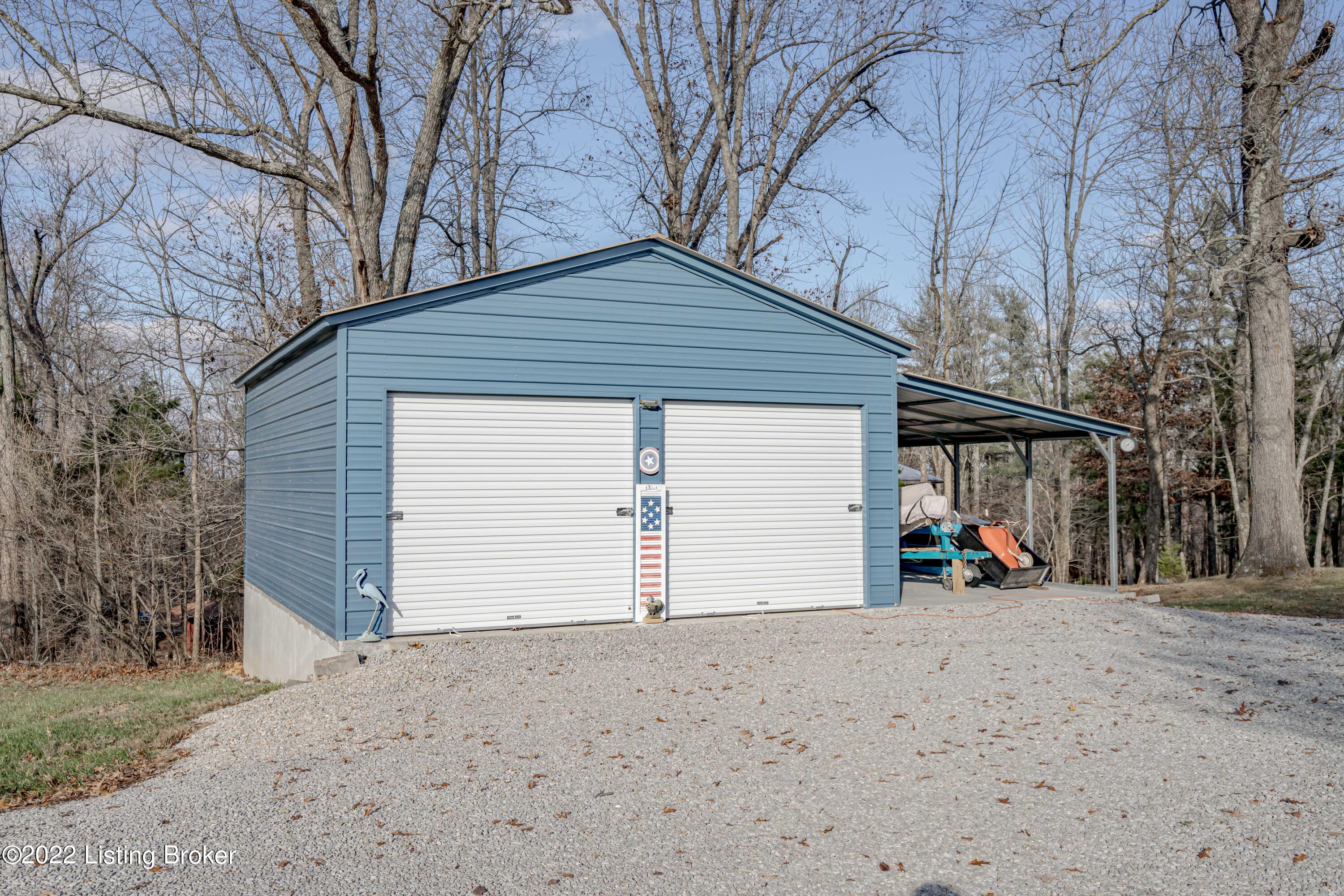 476 Old Scout Road Leitchfield, KY 42754 - Photo 18 of 20 Garage