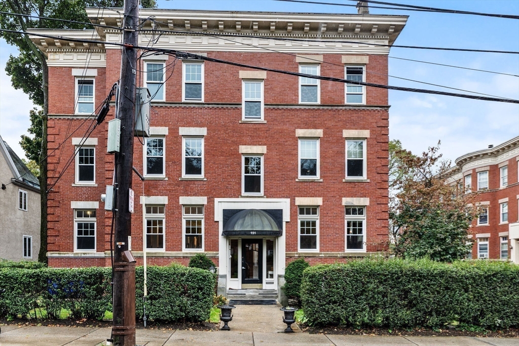 151 Longwood Avenue, Unit 1 Brookline, MA 02446 - Photo 33 of 34 front view of a building