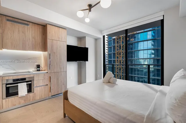 $430,000 | 11 Northeast 6th Street, Unit 2206, Miami, FL 33132