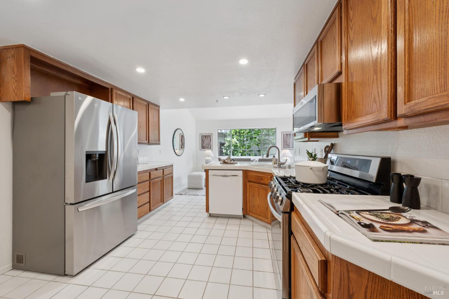 154 Ignacio Valley Circle Novato, CA 94949 - Photo 11 of 43