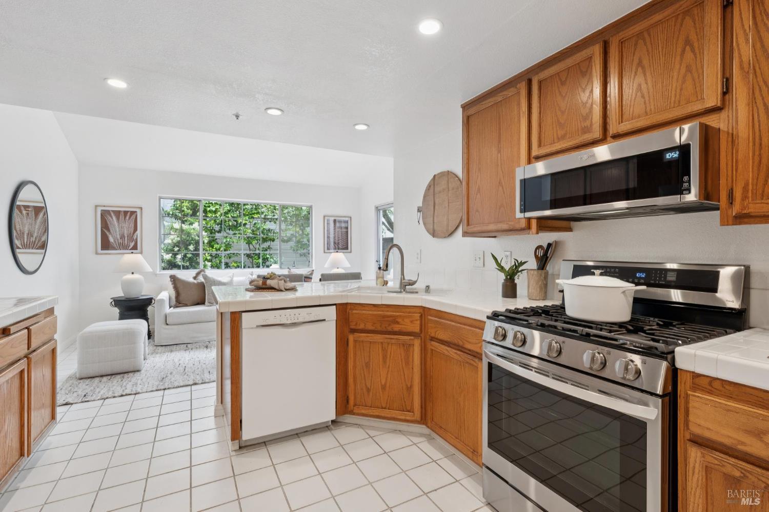 154 Ignacio Valley Circle Novato, CA 94949 - Photo 12 of 43
