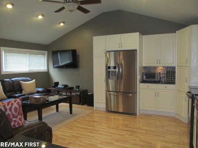 45258 Deneweth Road Macomb, MI 48042 - Photo 5 of 24 31318357-4.JPG