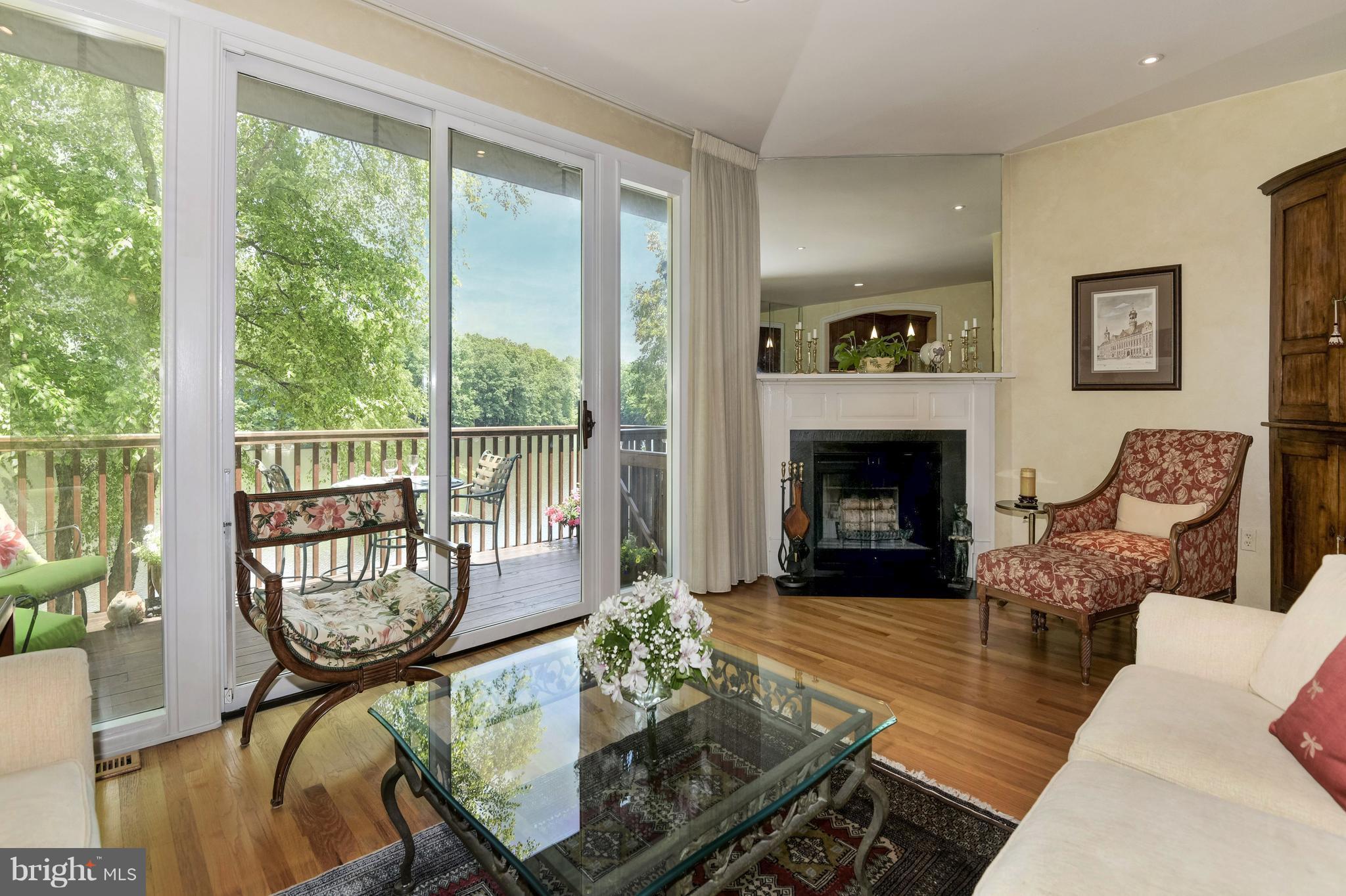 2007 Chadds Ford Drive Reston, VA 20191 - Photo 11 of 30 Living Room