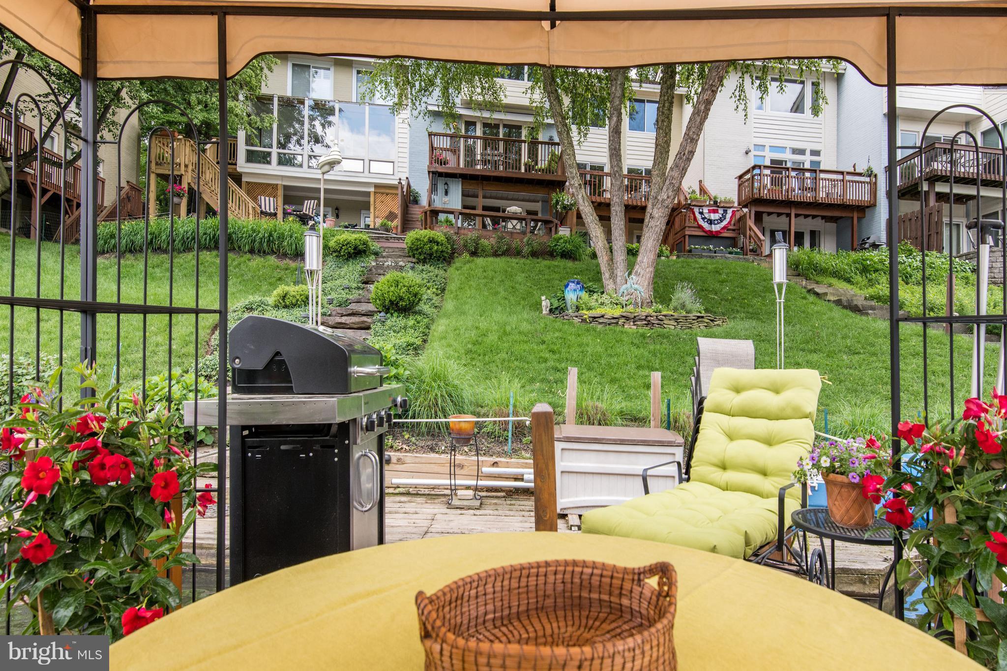 2007 Chadds Ford Drive Reston, VA 20191 - Photo 28 of 30 Wave everyone down to the party!