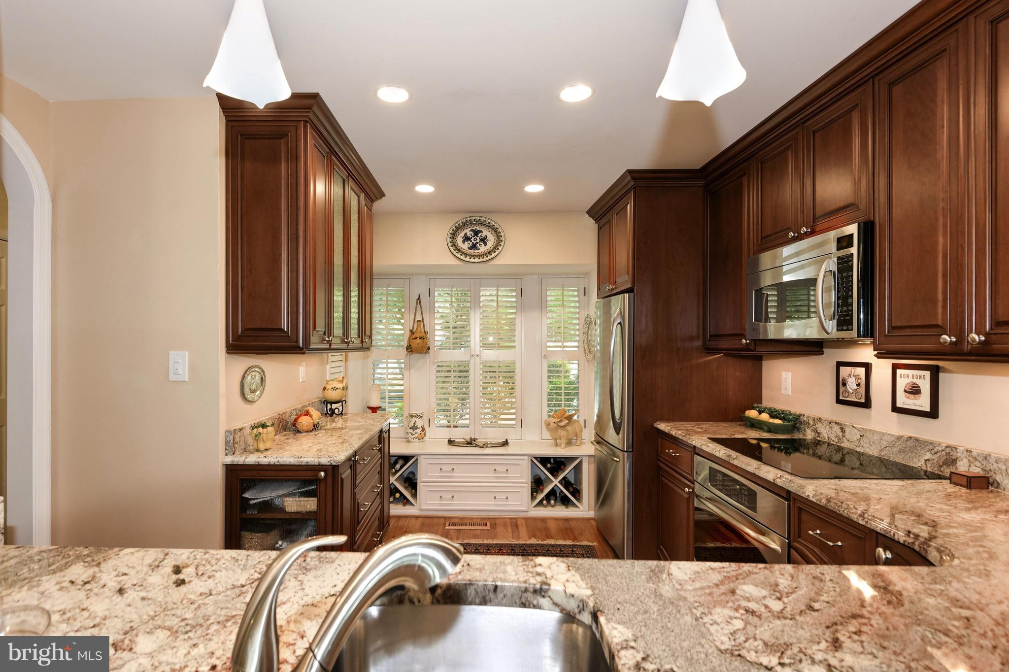 2007 Chadds Ford Drive Reston, VA 20191 - Photo 6 of 30 Kitchen