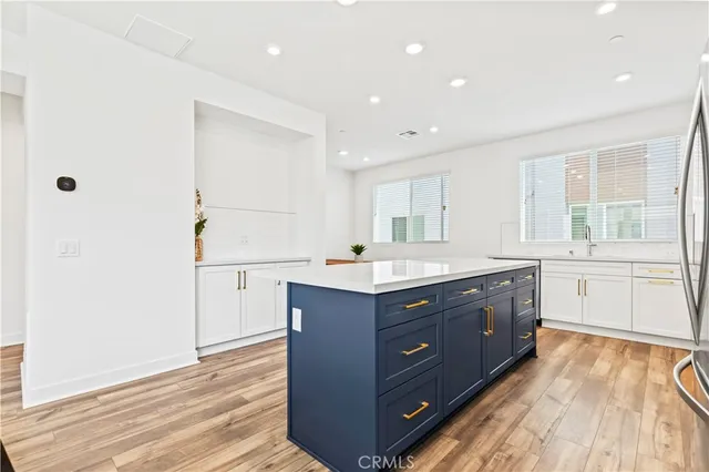 $1,095,000 | 609 South Lyon Street, Santa Ana, CA 92705