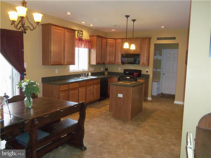 60 Andover Road Glenmoore, PA 19343 - Photo 8 of 23 Kitchen