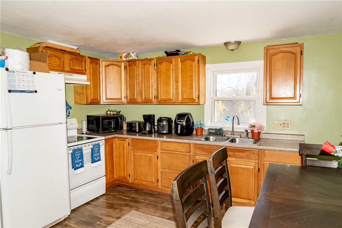 139 Flora Avenue Woonsocket, RI 02895 - Photo 8 of 21