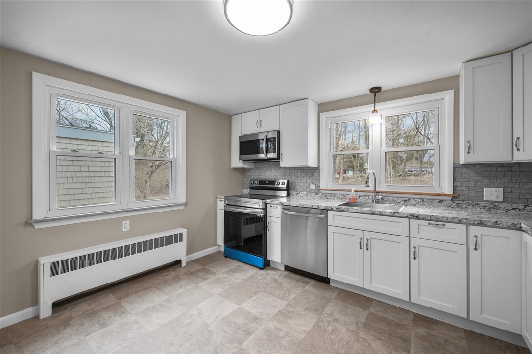 15 Highland Road Glocester, RI 02814 - Photo 4 of 24