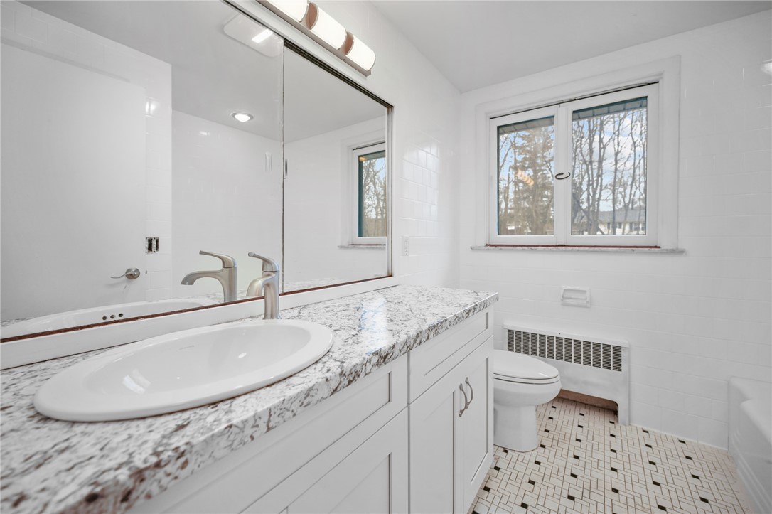 15 Highland Road Glocester, RI 02814 - Photo 7 of 24