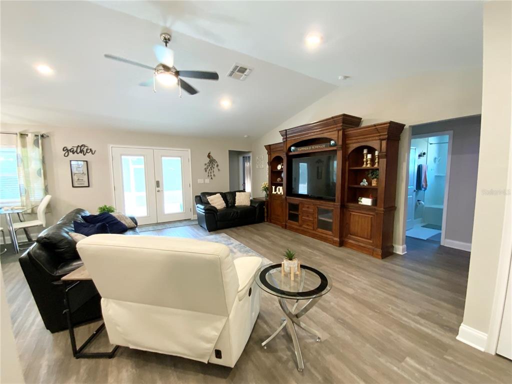 692 Howard Road Auburndale, FL 33823 - Photo 3 of 59