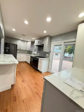 $6,000 | 3 Grant Avenue, Albertson, NY 11507