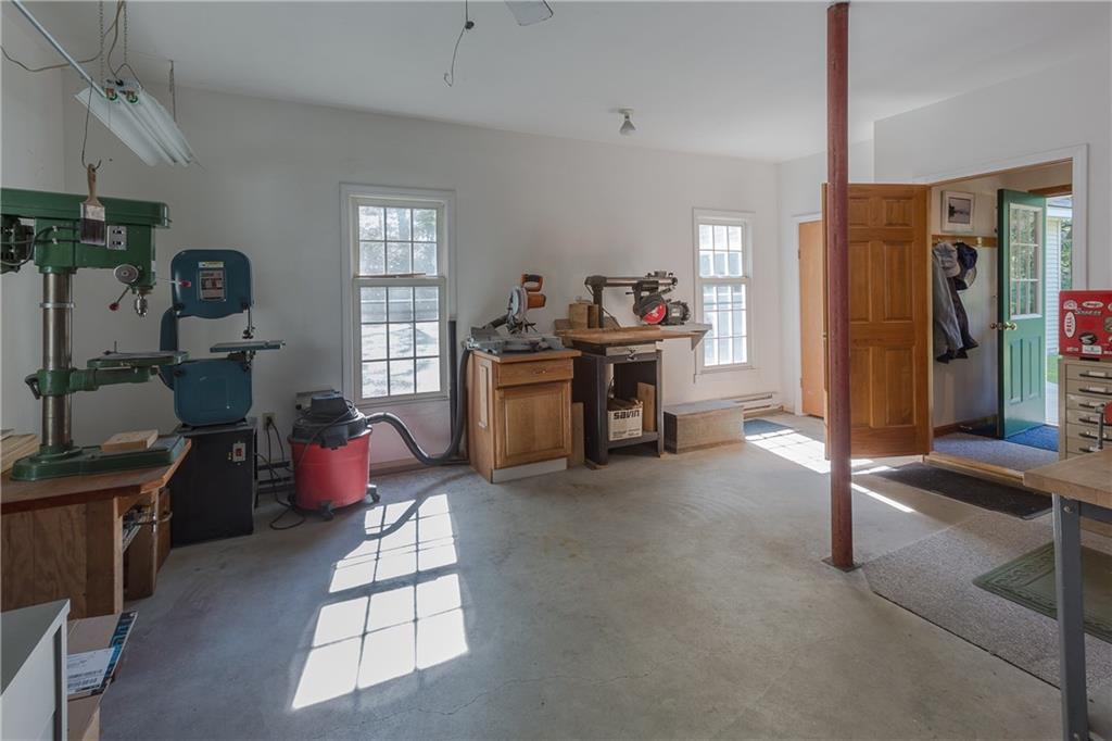 9 Knickerkane Road Boothbay, ME 04537 - Photo 23 of 27 Heated workshop