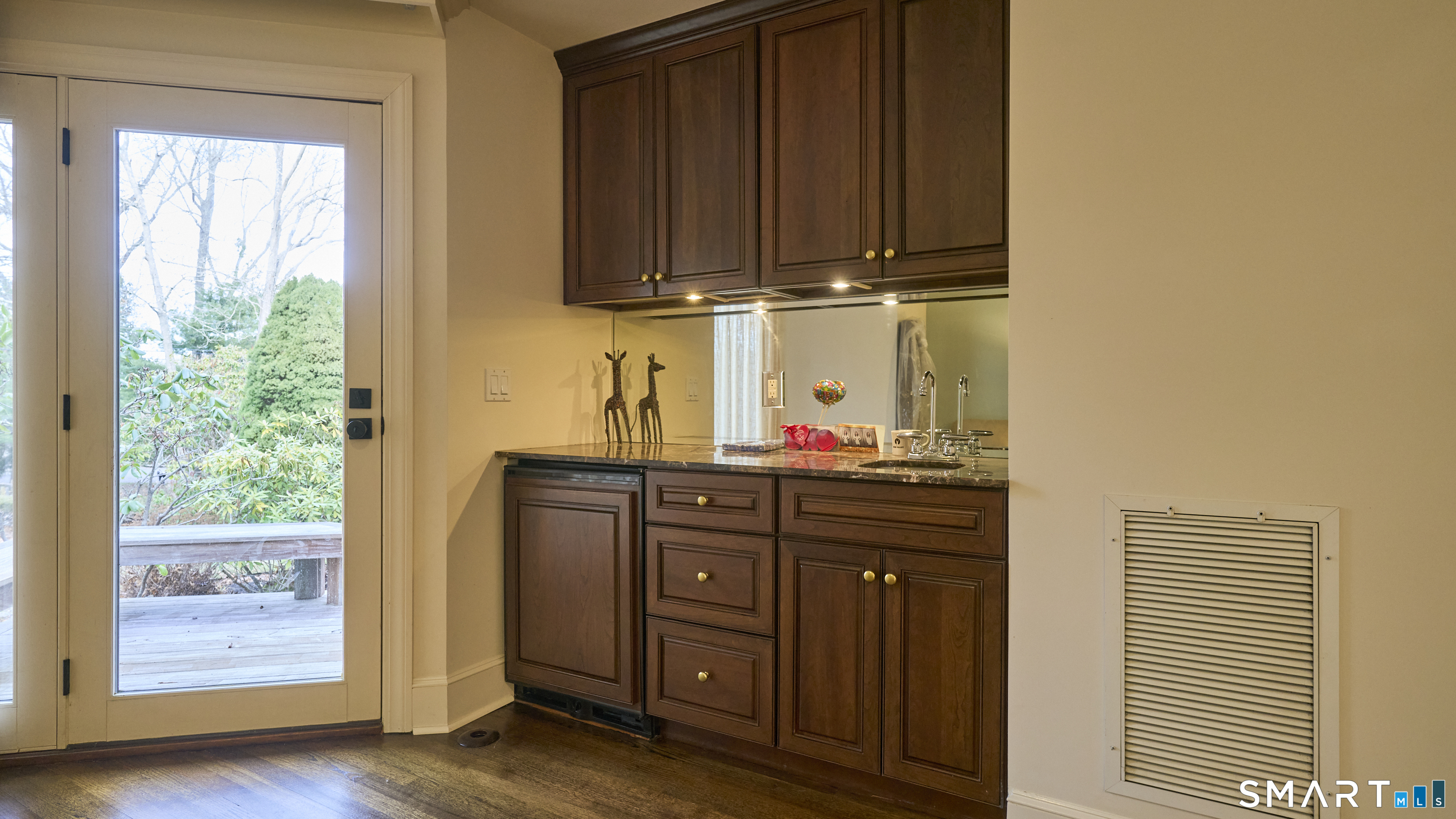 19 Money Point Road Stonington, CT 06355 - Photo 9 of 34