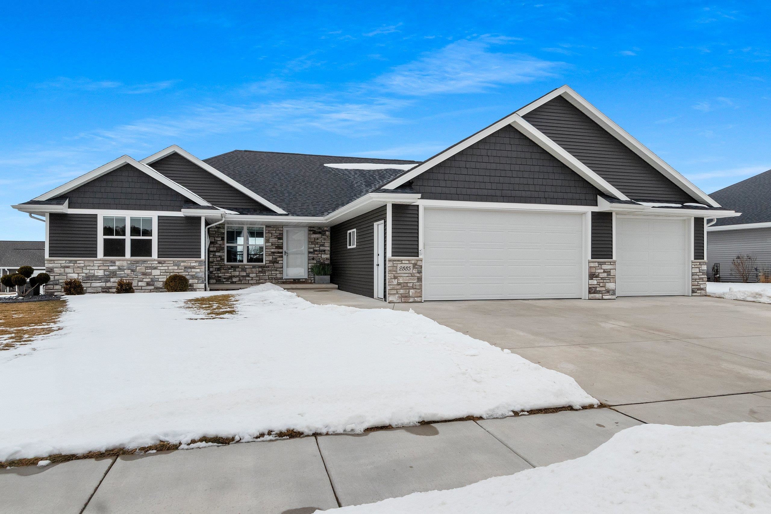 2885 Sussex Road Green Bay, WI 54311 - Photo 2 of 72