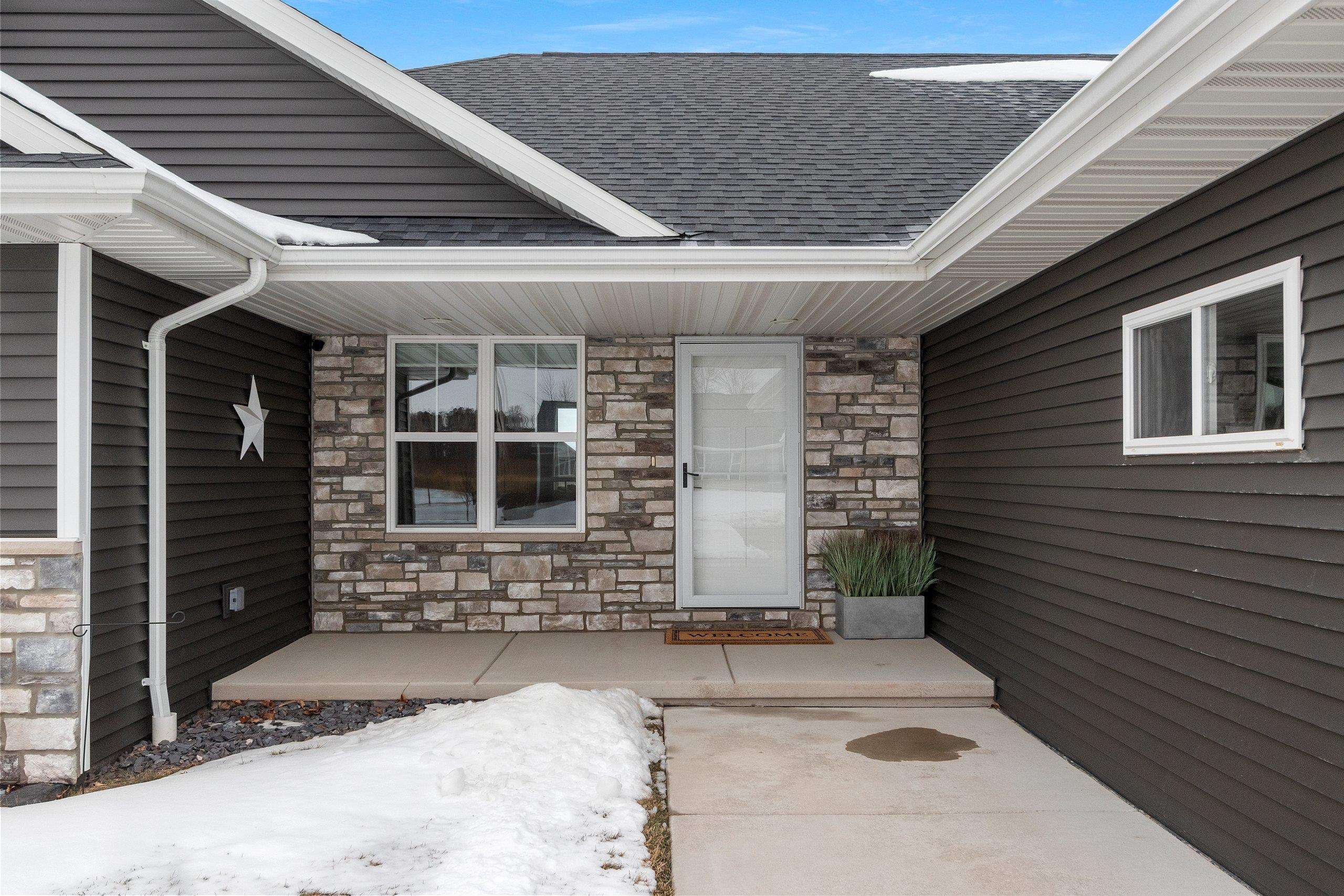 2885 Sussex Road Green Bay, WI 54311 - Photo 5 of 72