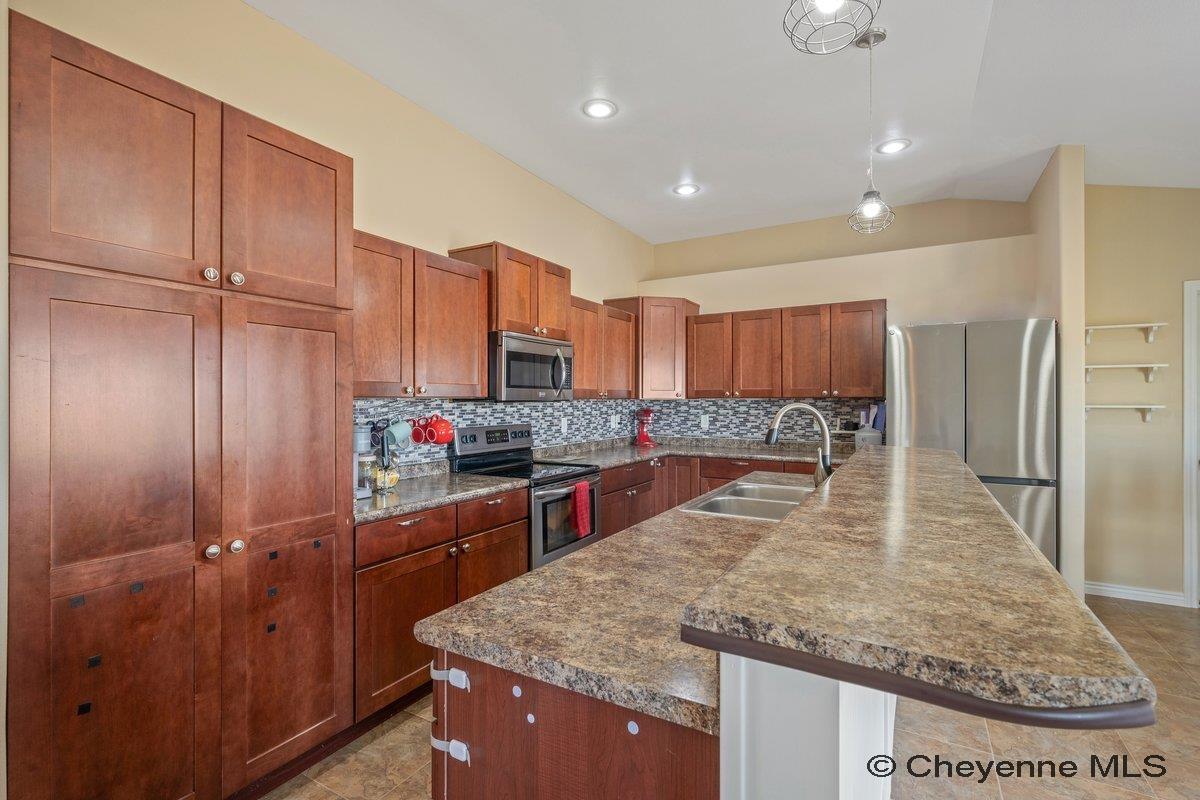 3758 Riata Loop Cheyenne, WY 82007 - Photo 9 of 26 Gallery Image 9