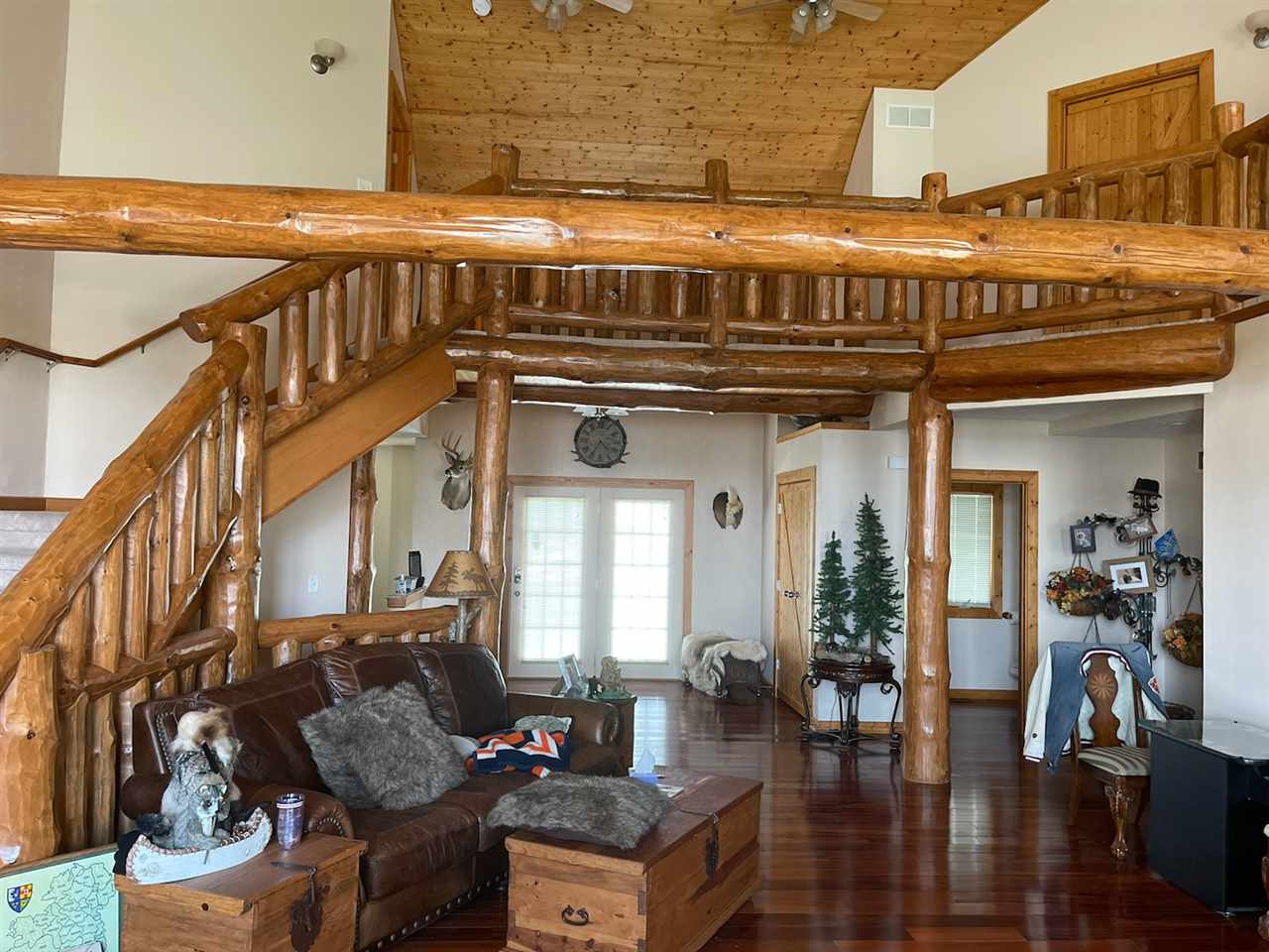 3363 Hunter Road Caledonia, IL 61011 - Photo 8 of 23 a living room with furniture