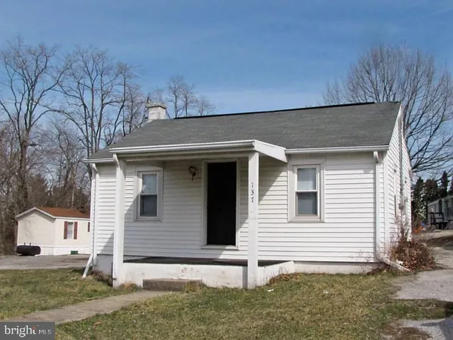 $875 | 137 Pear Avenue, Manchester, PA 17345