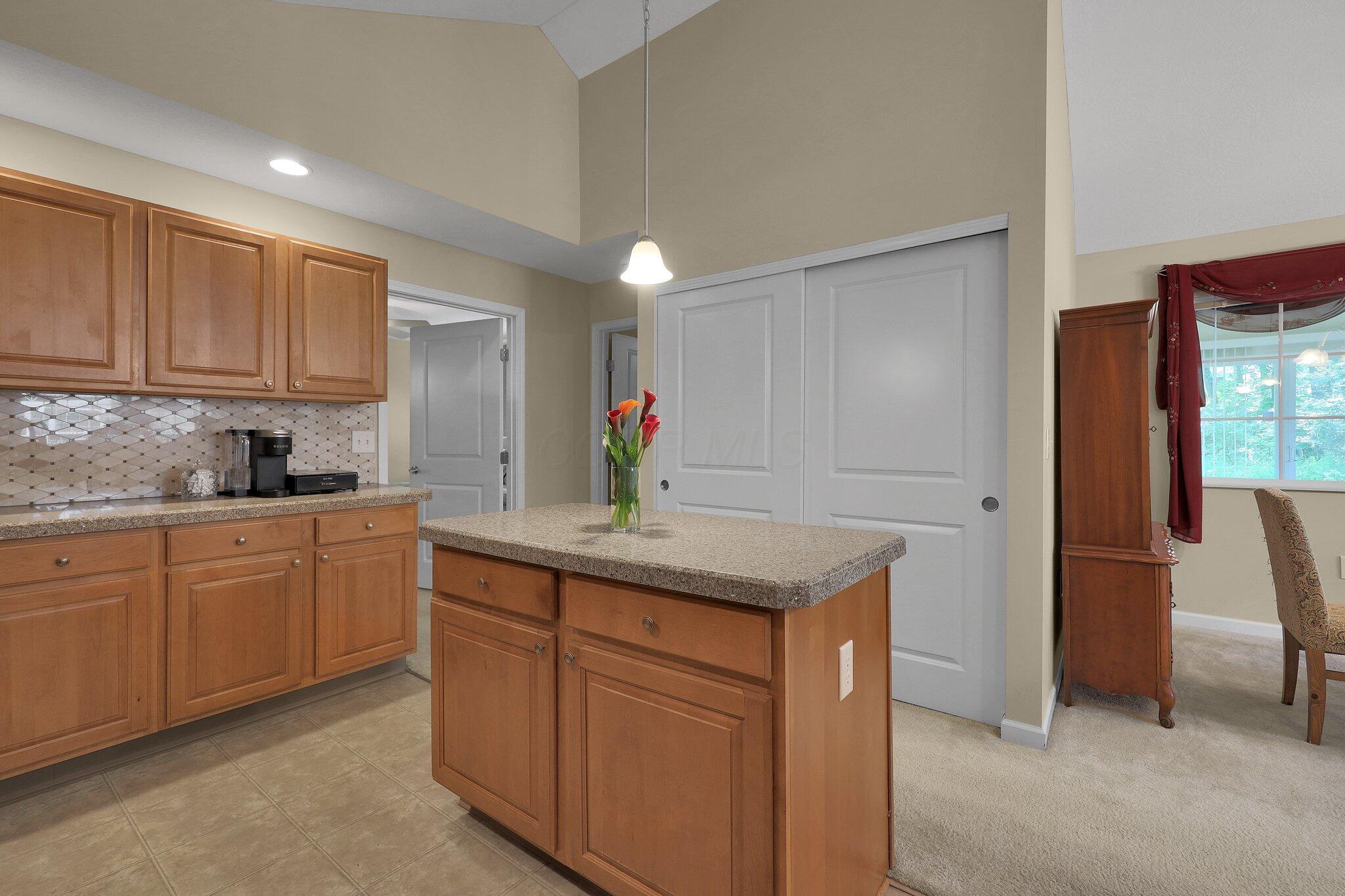 5685 White Goose Road Westerville, OH 43081 - Photo 10 of 37 Dining Rm to Kitchen and Pantry