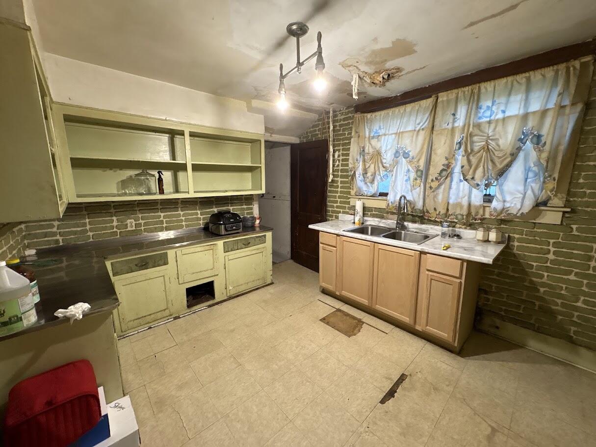 333 Jackson Street Gary, IN 46402 - Photo 2 of 4 1215x911