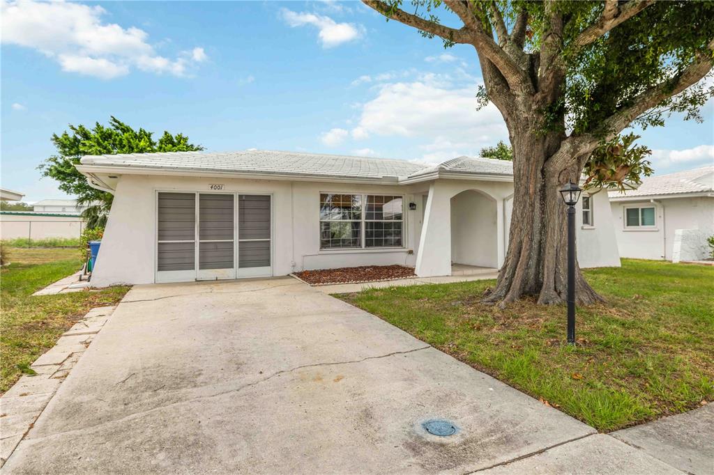 4001 Chinaberry Road Bradenton, FL 34208 - Photo 2 of 60