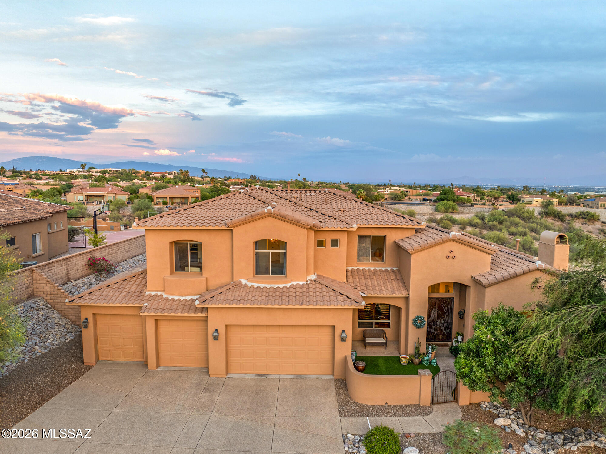 4358 East Pinnacle Ridge Place Tucson, AZ 85718 - Photo 2 of 26