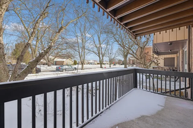 $135,000 | 827 194th Street, Unit 827, Glenwood, IL 60425