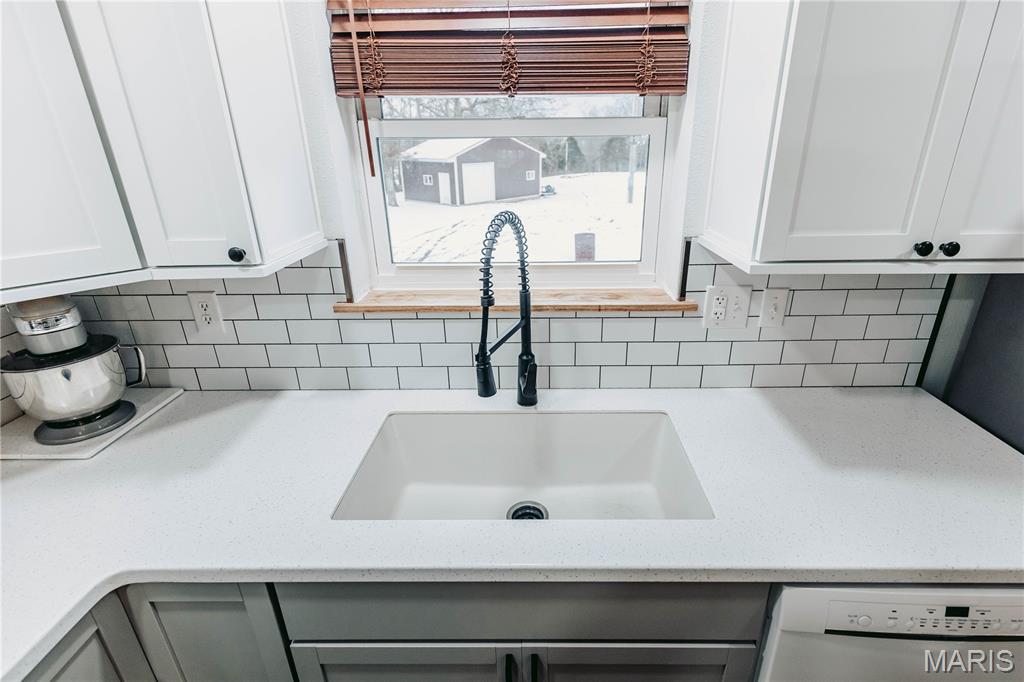 14574 Colorado Road Dixon, MO 65459 - Photo 2 of 96