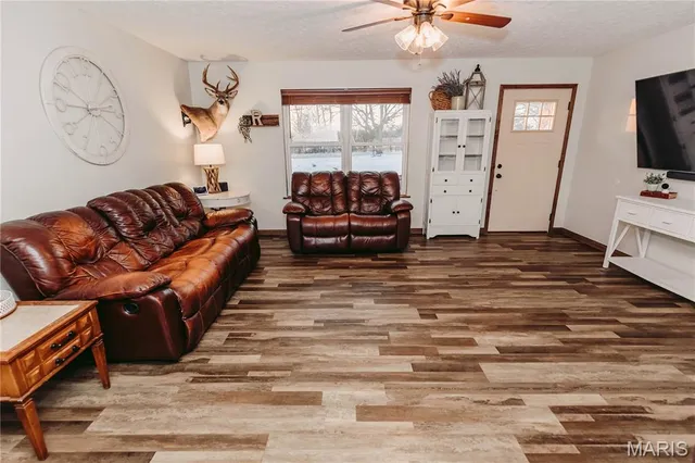 $295,000 | 14574 Colorado Road, Dixon, MO 65459