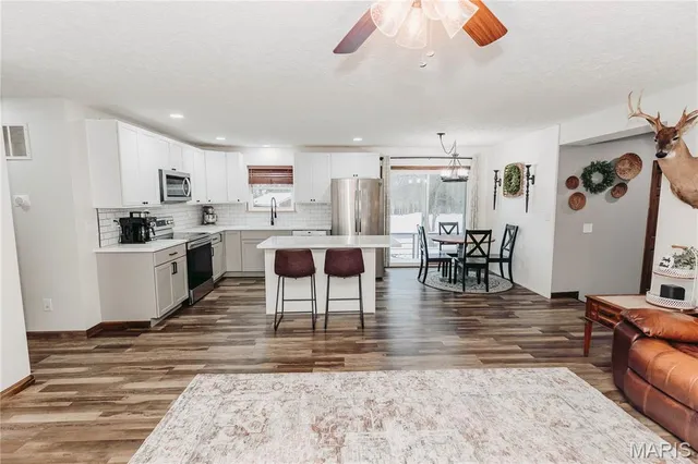 $295,000 | 14574 Colorado Road, Dixon, MO 65459