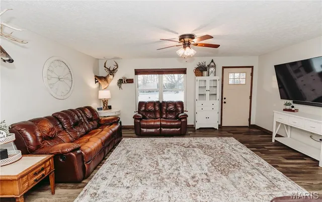 $295,000 | 14574 Colorado Road, Dixon, MO 65459