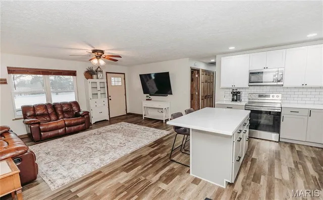 $295,000 | 14574 Colorado Road, Dixon, MO 65459