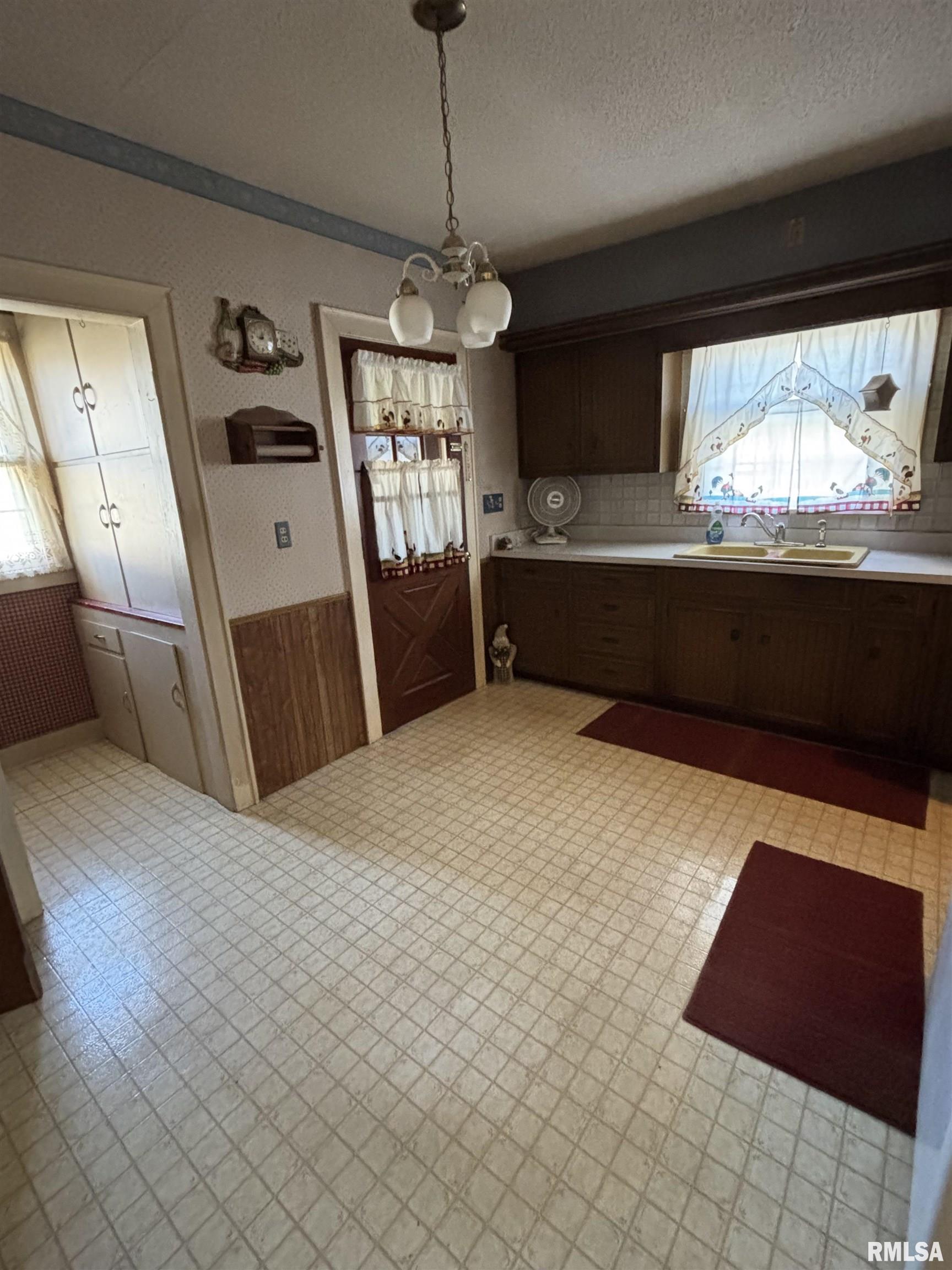 1202 West Prospect Street Kewanee, IL 61443 - Photo 6 of 22