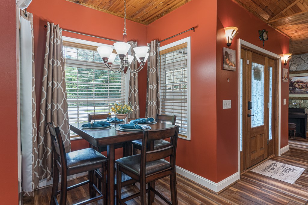 140 Kathryn Circle Murphy, NC 28906 - Photo 11 of 55 a dining room with a table and chairs