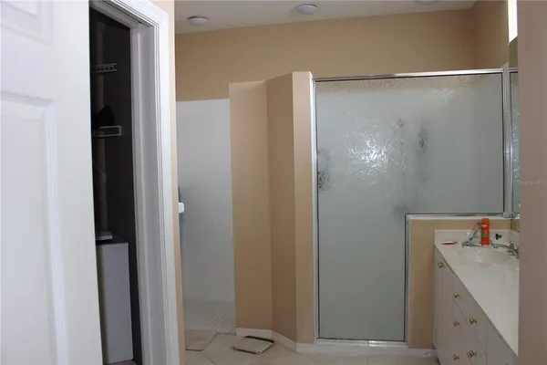 $2,500 | 5019 88th Street East, Unit F18, Bradenton, FL 34211
