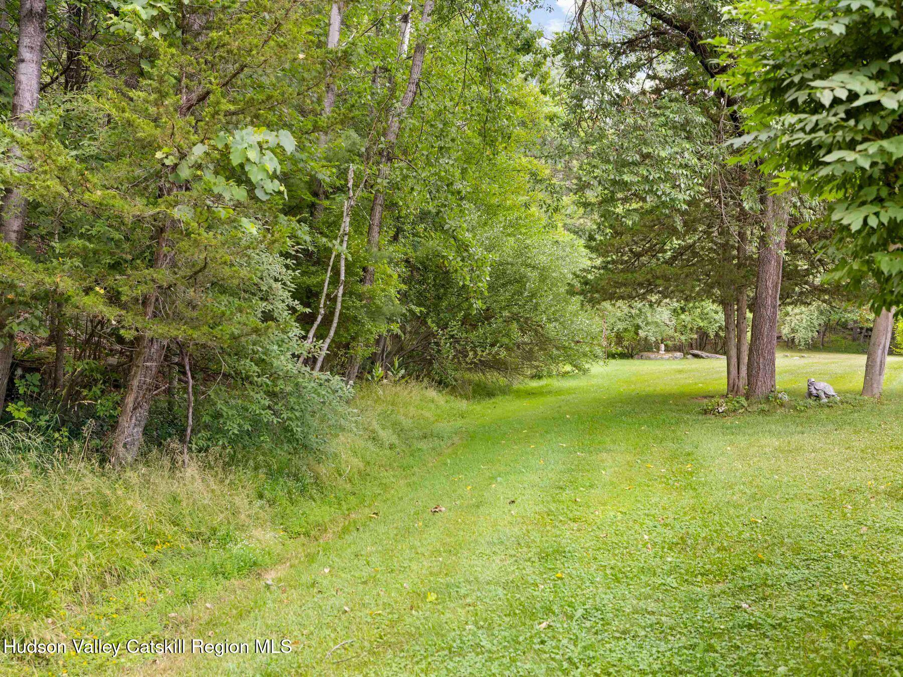 17 Knolls Court Woodstock, NY 12498 - Photo 37 of 44 photo_online_010
