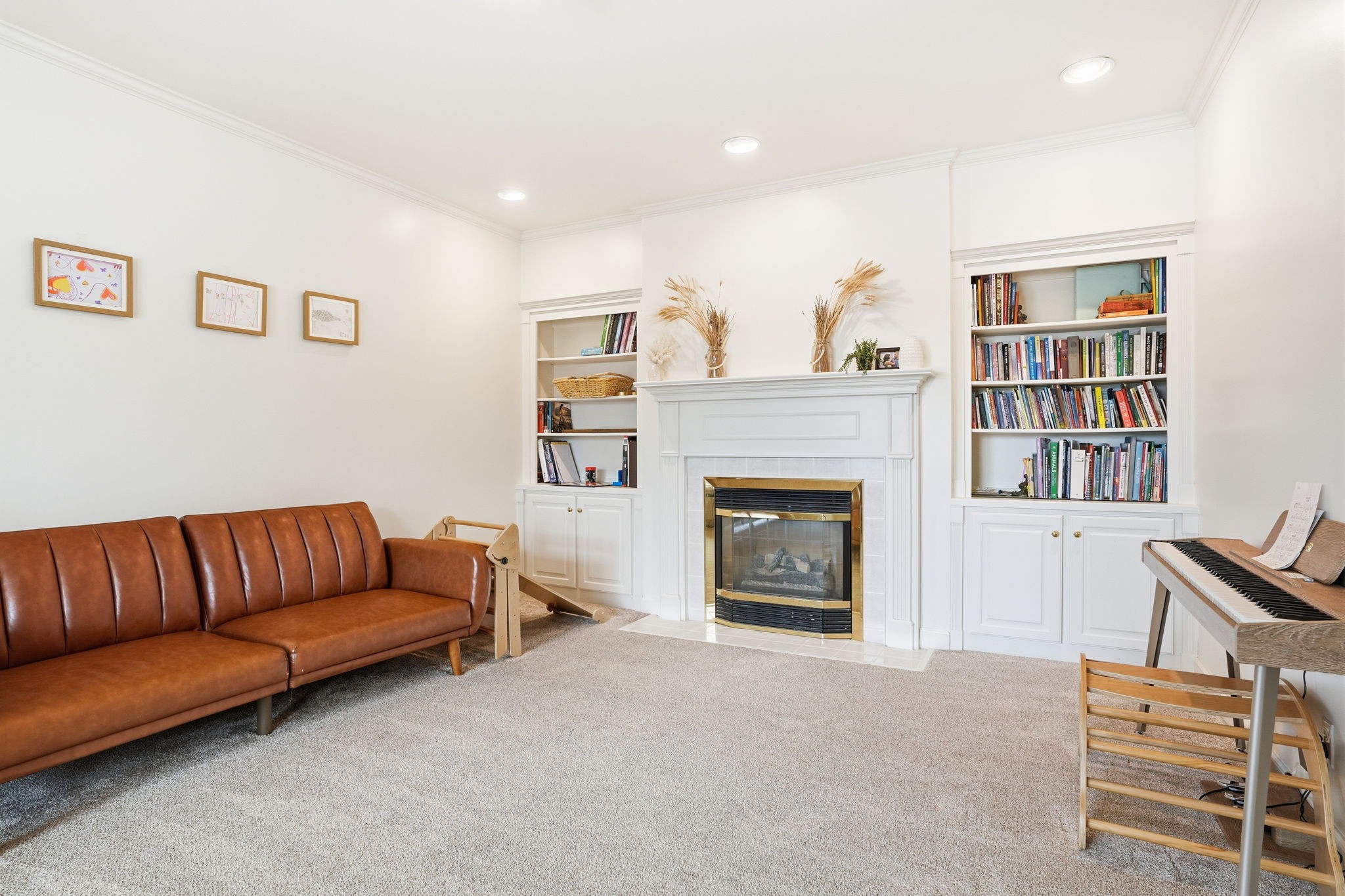 218 Spring Valley Road Hendersonville, TN 37075 - Photo 12 of 60 a living room with furniture and a fireplace