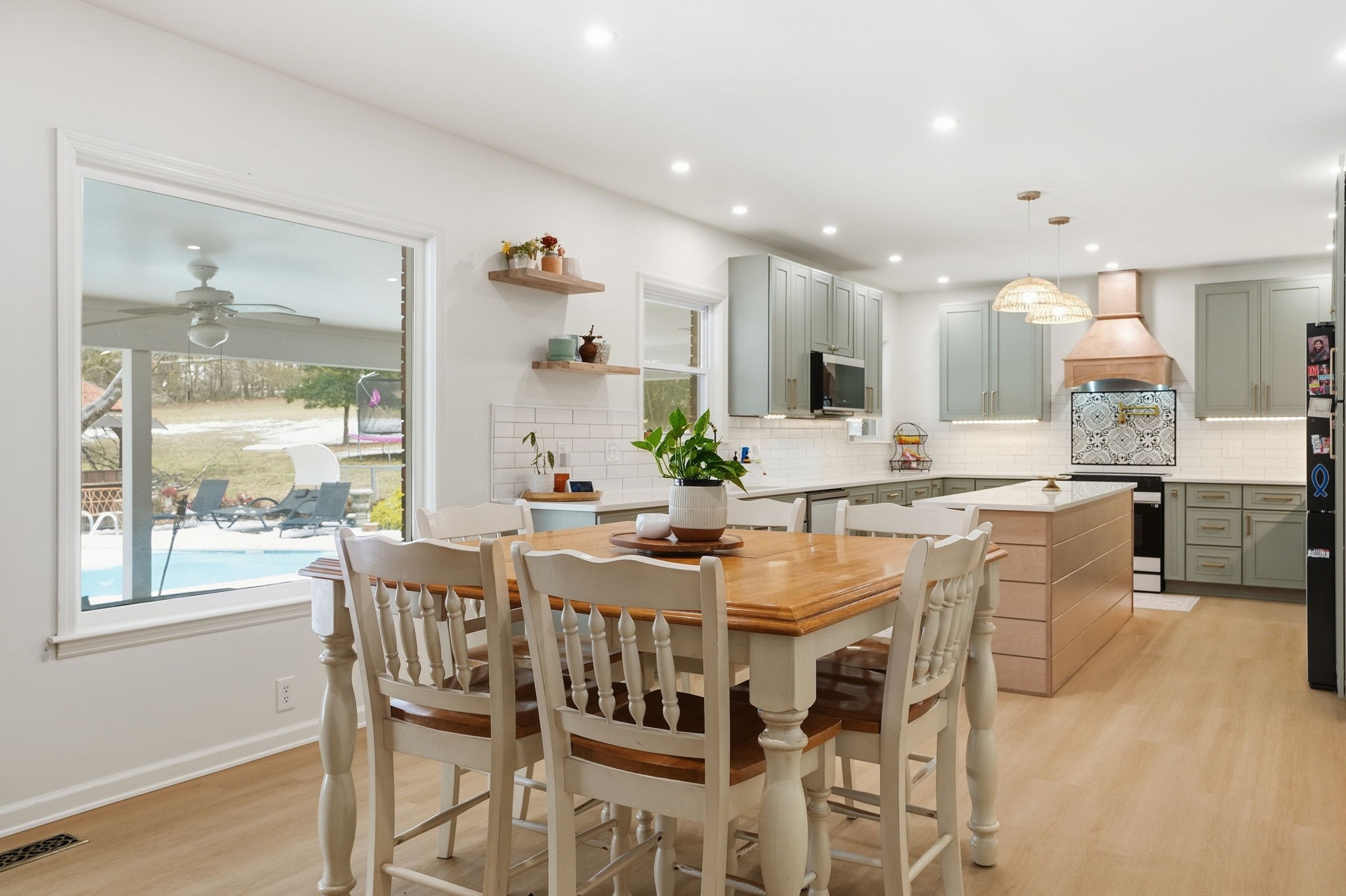 218 Spring Valley Road Hendersonville, TN 37075 - Photo 21 of 60 a view of a dining room and livingroom view