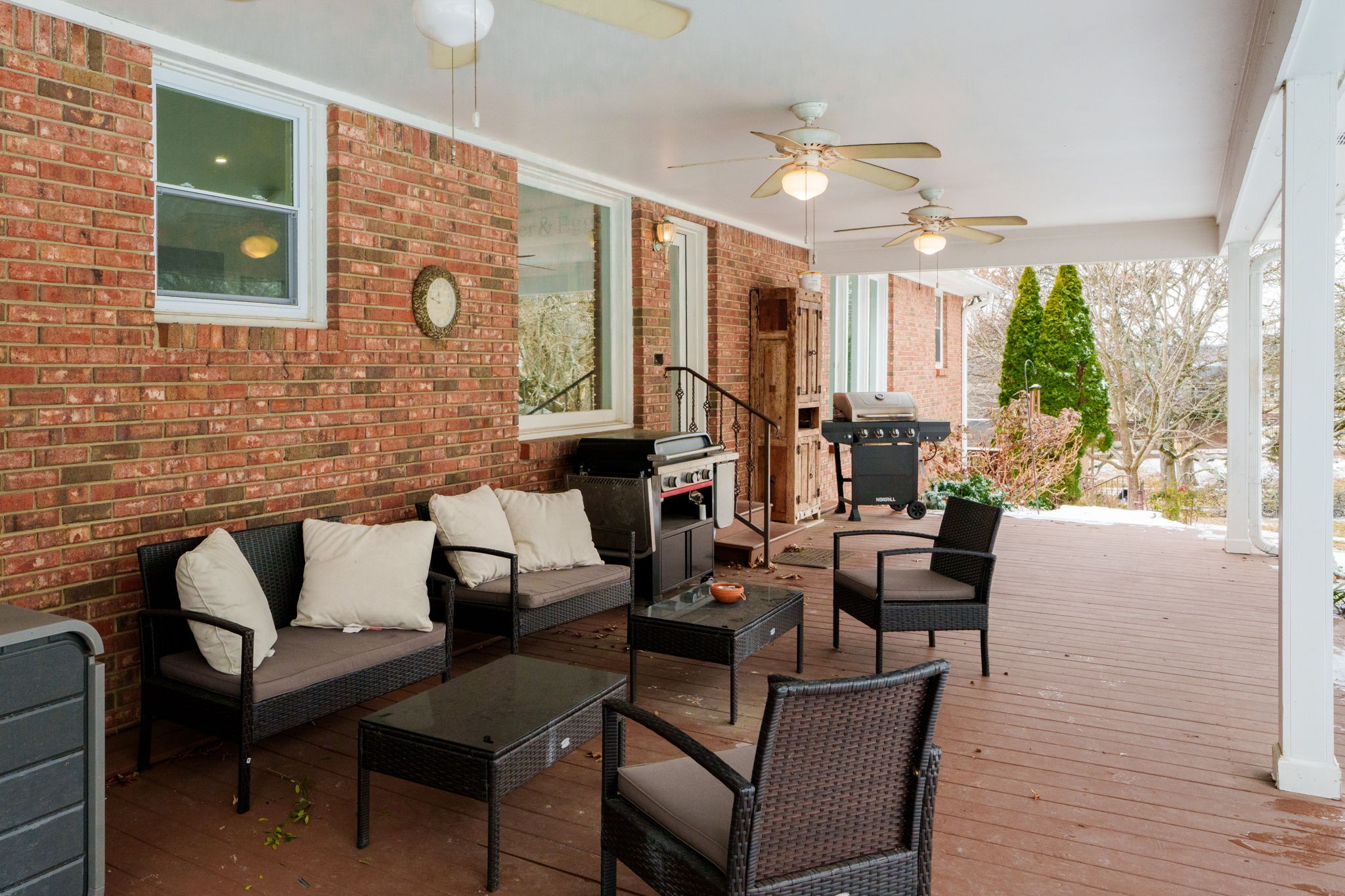 218 Spring Valley Road Hendersonville, TN 37075 - Photo 50 of 60 a living room with furniture and a large window